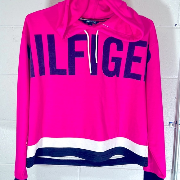 Tommy Hilfiger Crop Hoodie - Picture 2 of 10